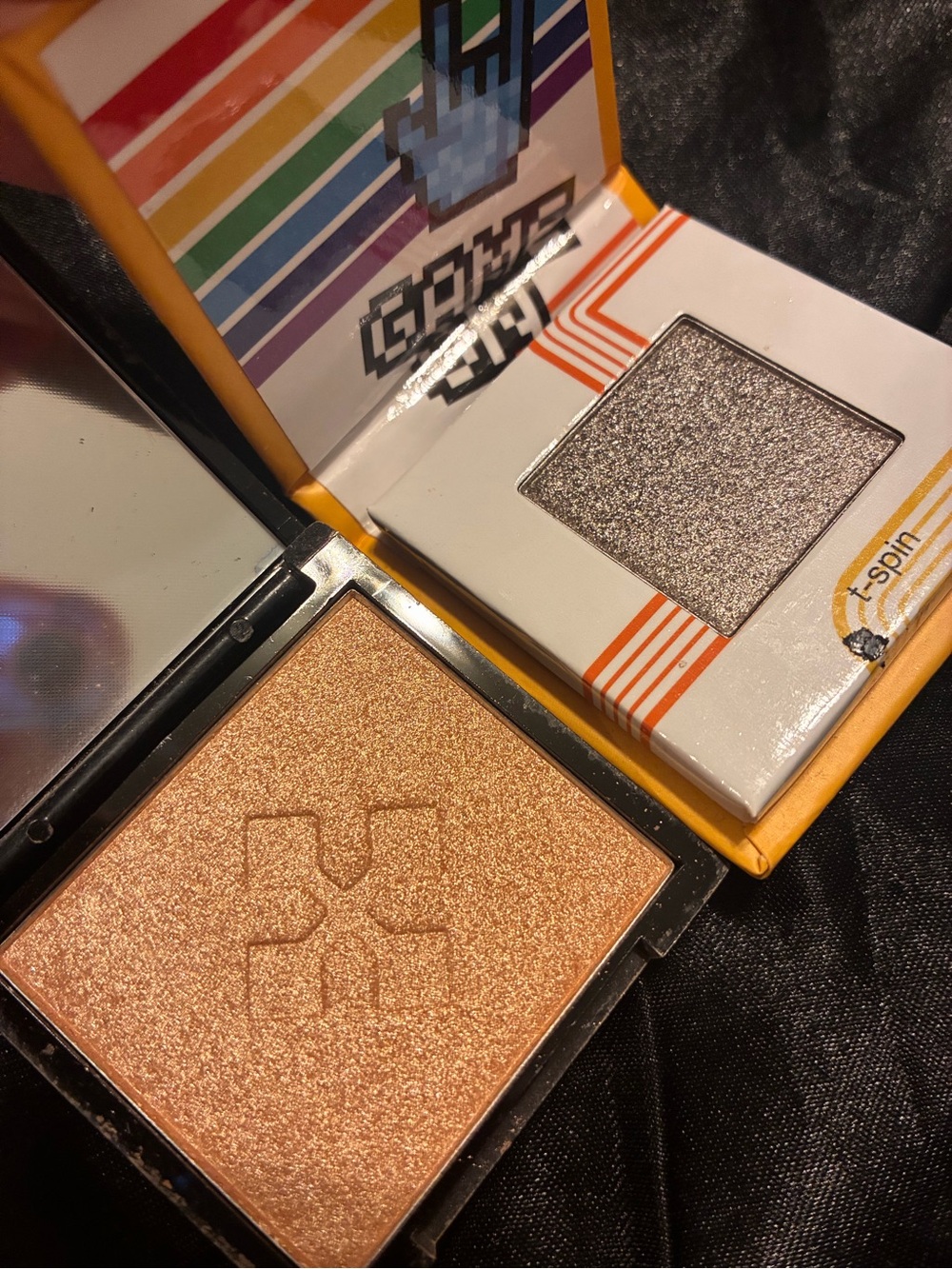 2 Compact Shimmer Highlighters  - LoveCraft Beauty & Tspin